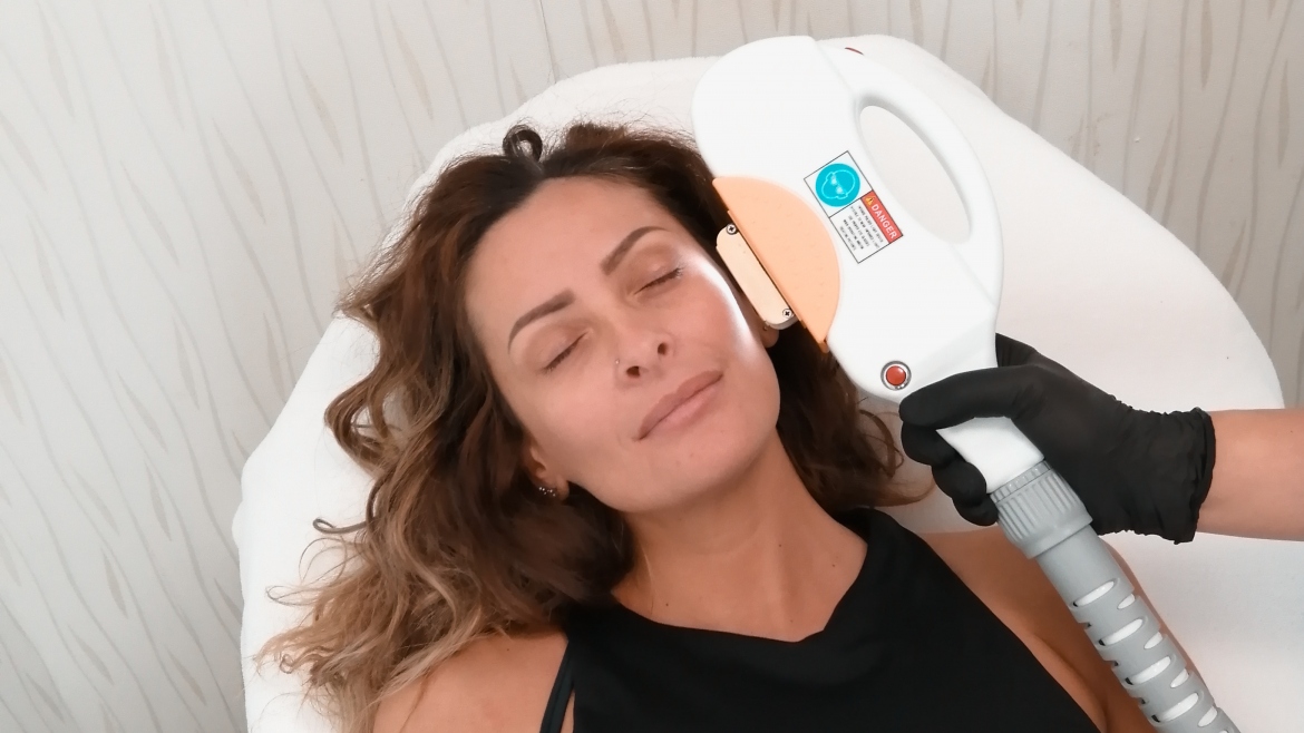 Φωτοανάπλαση E-light